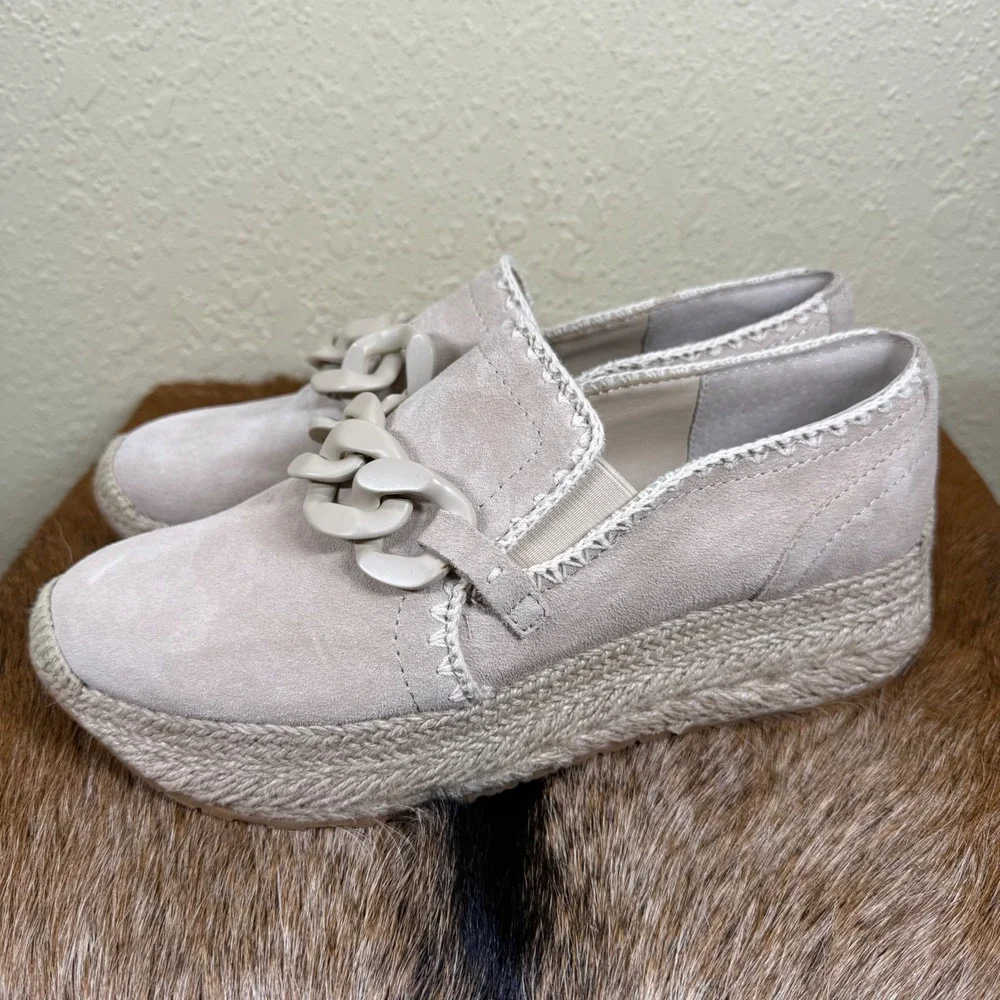 Dolce Vita Jhenee Women 9.5 Platform Espadrille Loafers Beige Suede Chunky Chain